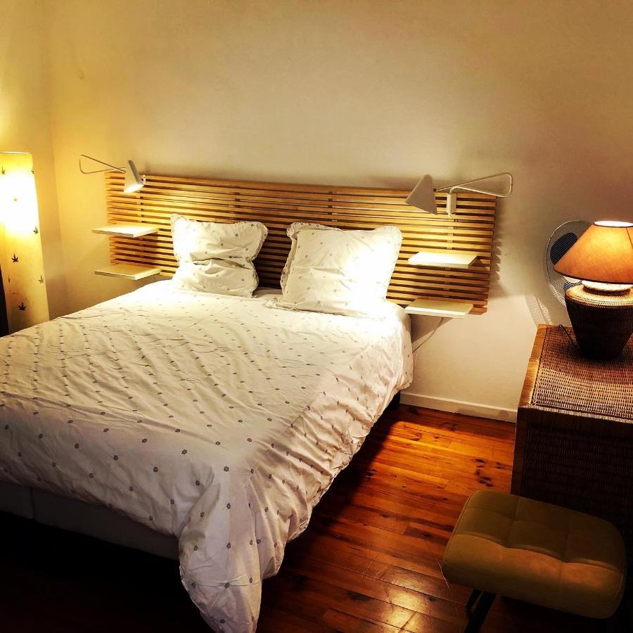 Les D'ambroise Apartment *