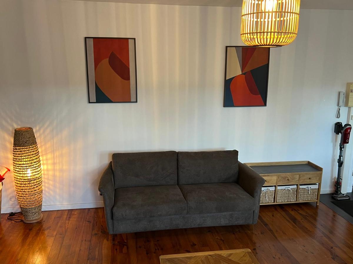 Les D'ambroise Apartment *