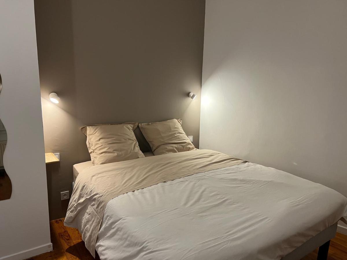 Les D'ambroise Apartment *